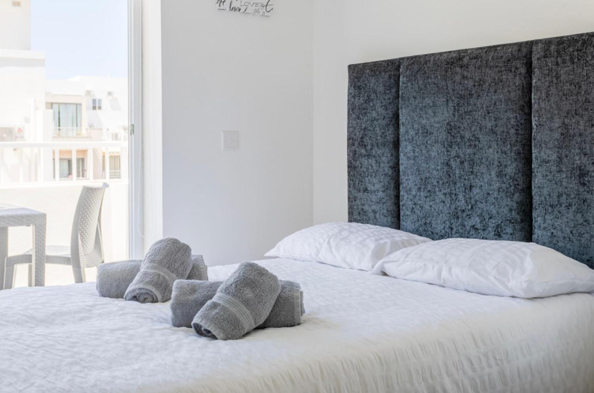Saint Julian - Lovely Apartment With Terrace - Cityapartmentstay San Julián Exterior foto